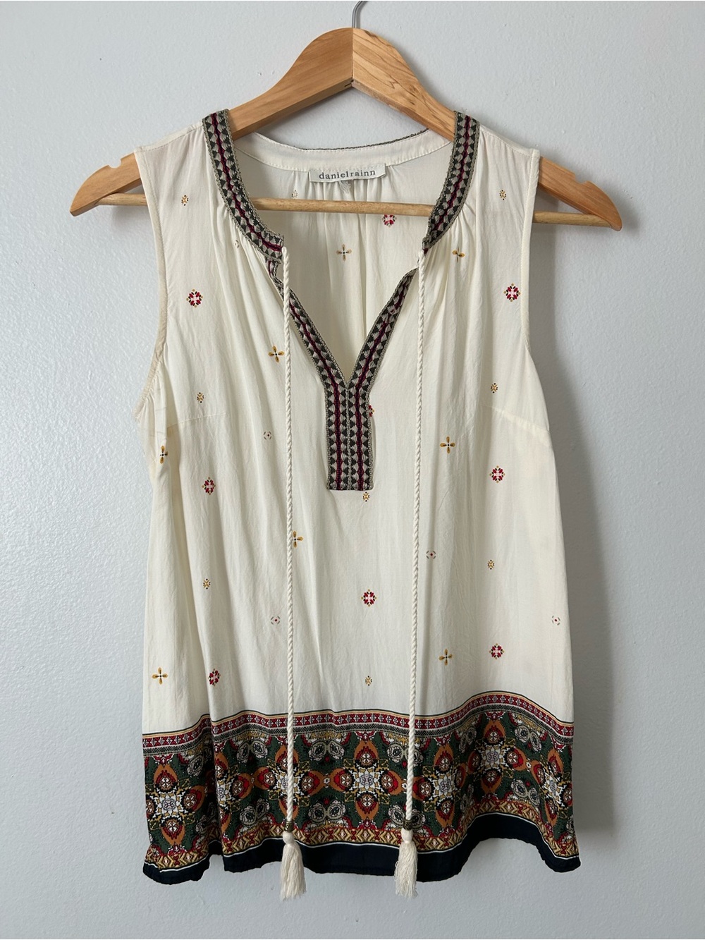 Daniel Rainn Boho Border Print Tassel Tie Sleeveless Blouse Small